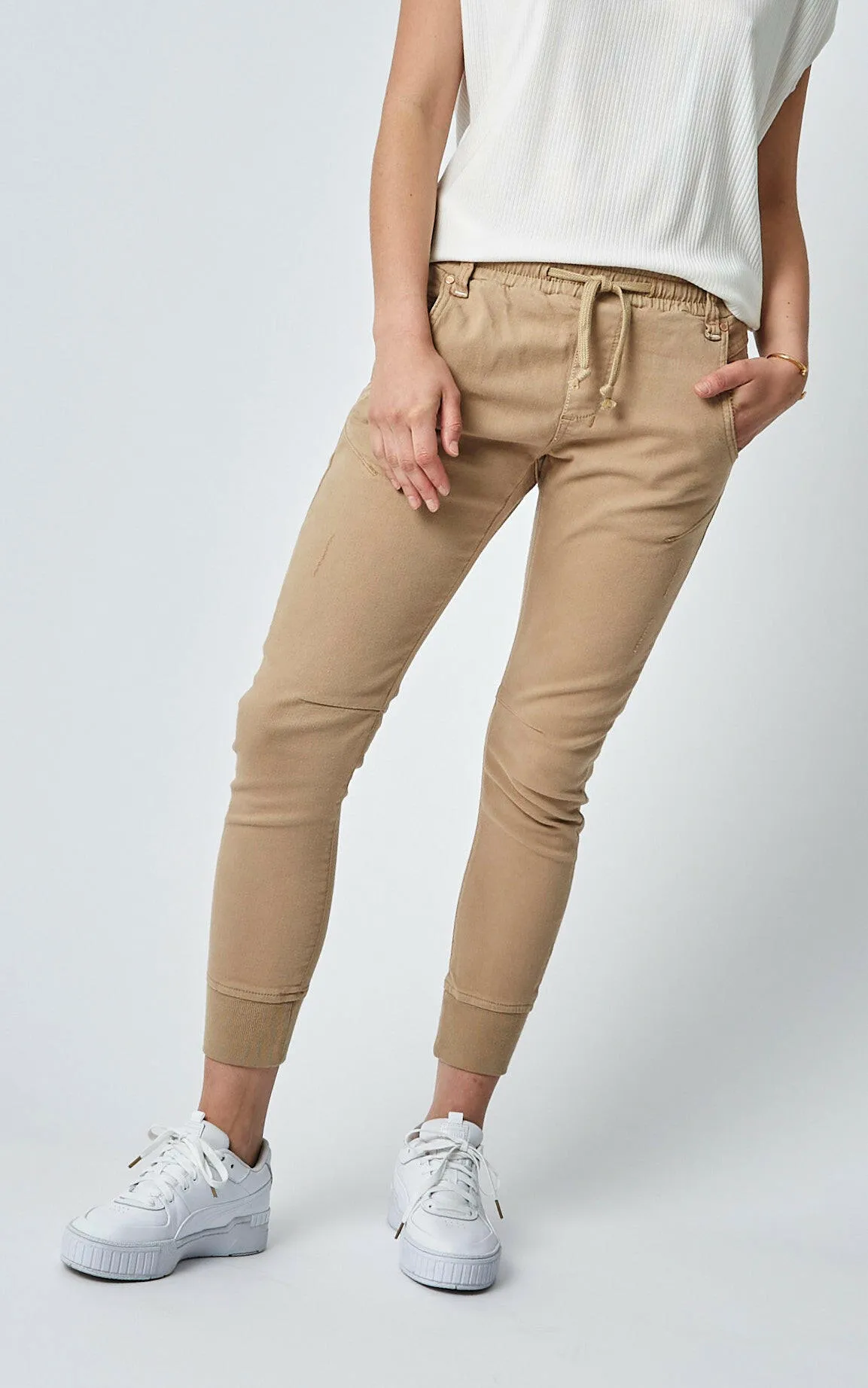 Active Beach Sand Jeans