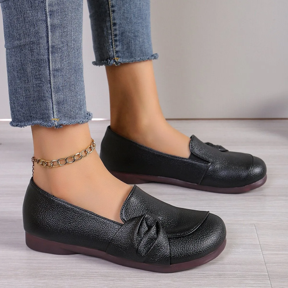 Comfortable round toe flats