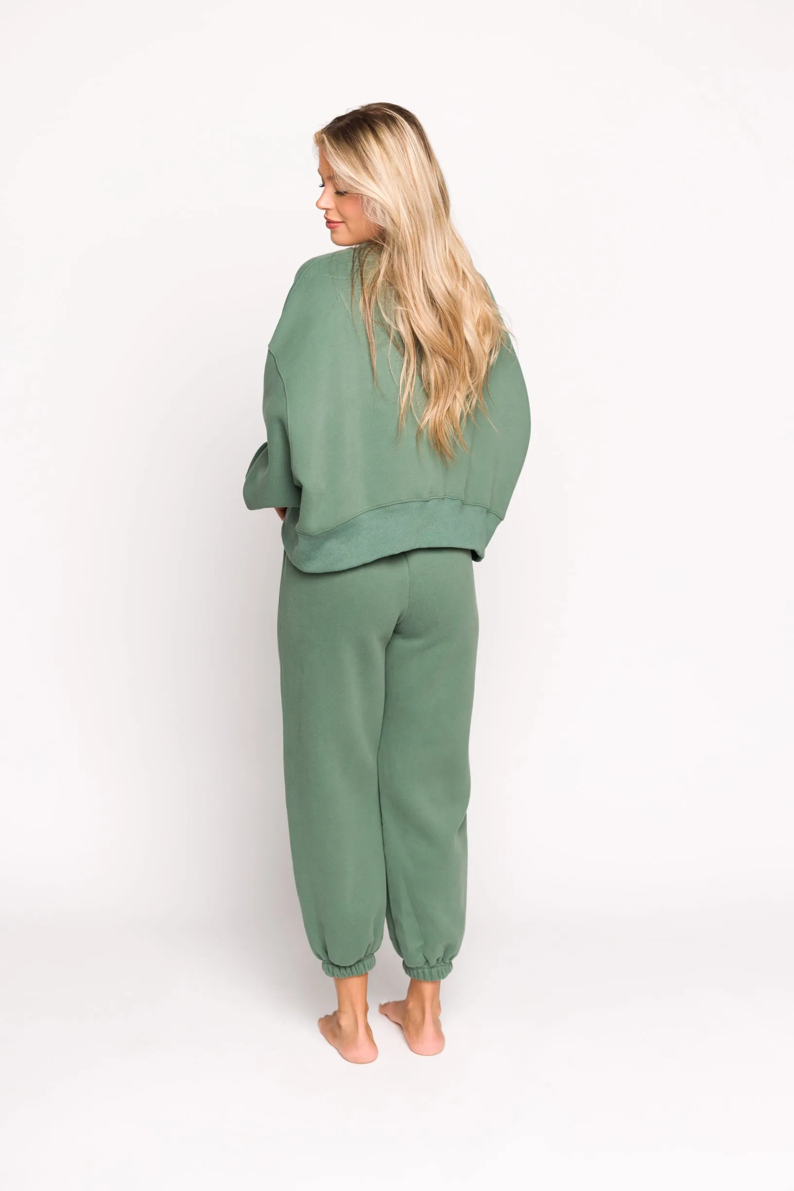 Comfy Cozy Sweatshirt and Sweatpants Set in Pine