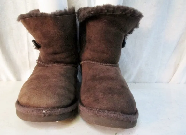 Girls Kids UGG AUSTRALIA 5991 BAILEY BUTTON Suede Winter BOOTS Shoe 3 BROWN CHOCOLATE